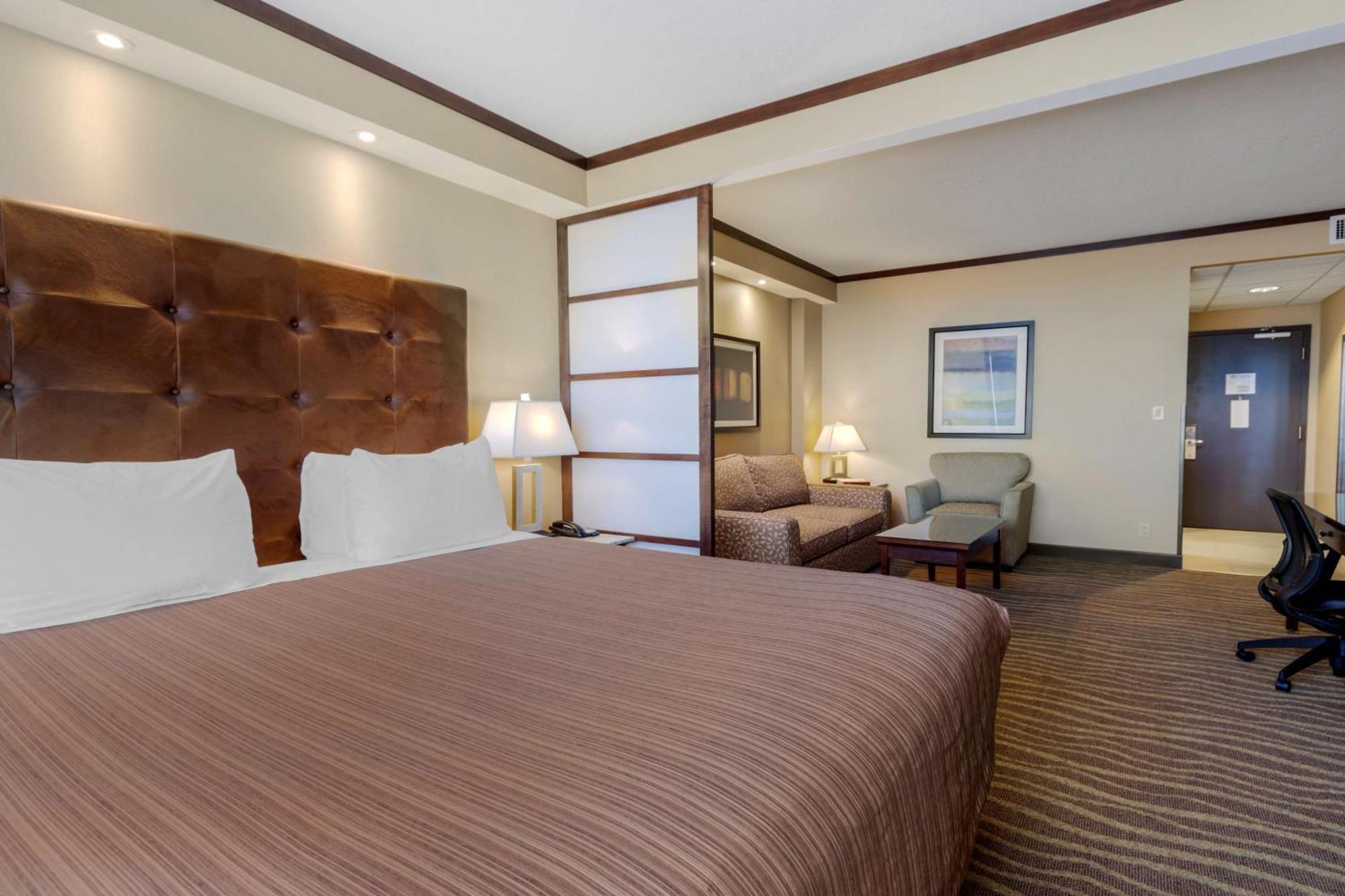 Best Western Premier Denham Inn & Suites Leduc Exterior foto
