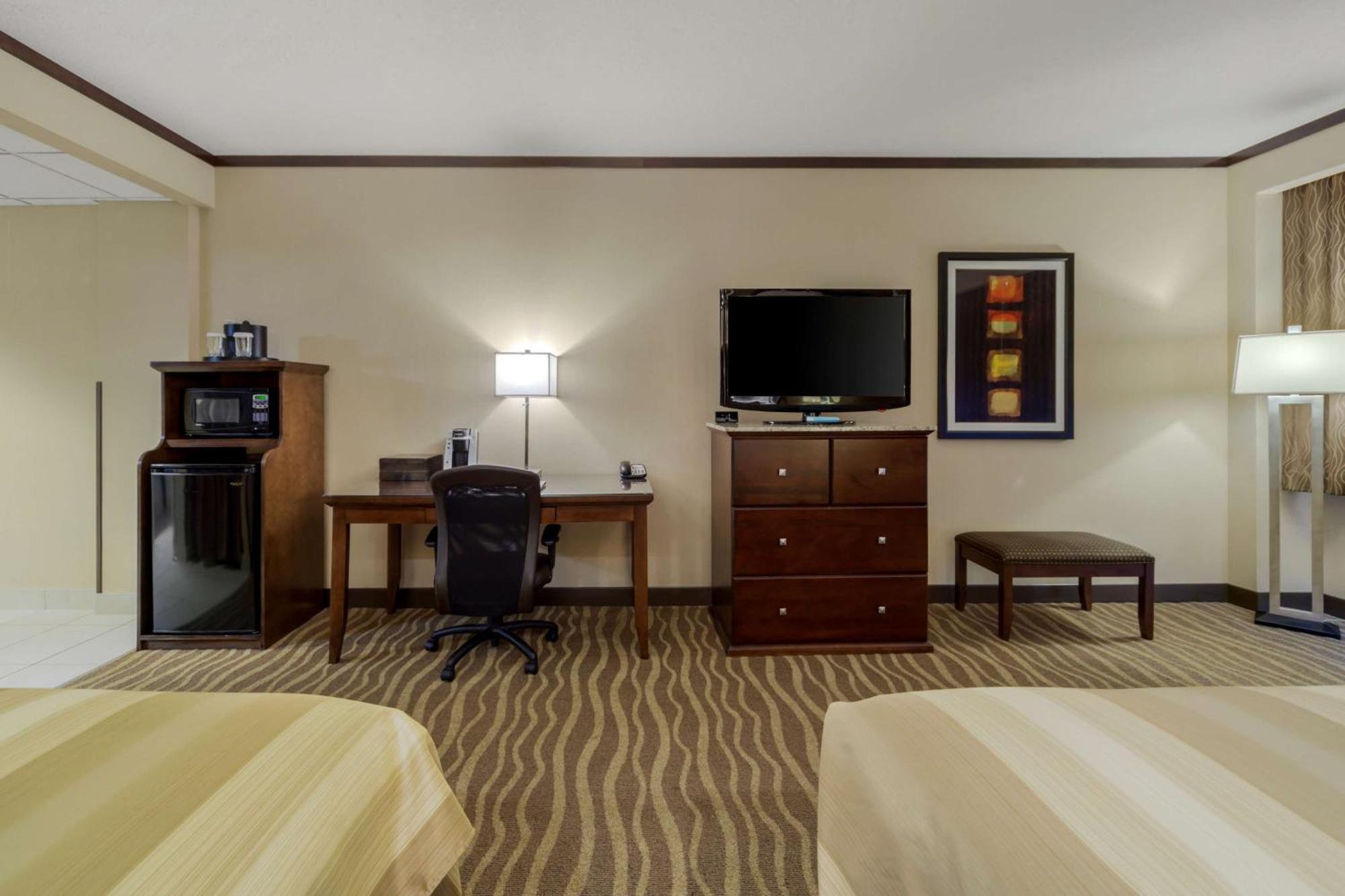 Best Western Premier Denham Inn & Suites Leduc Exterior foto