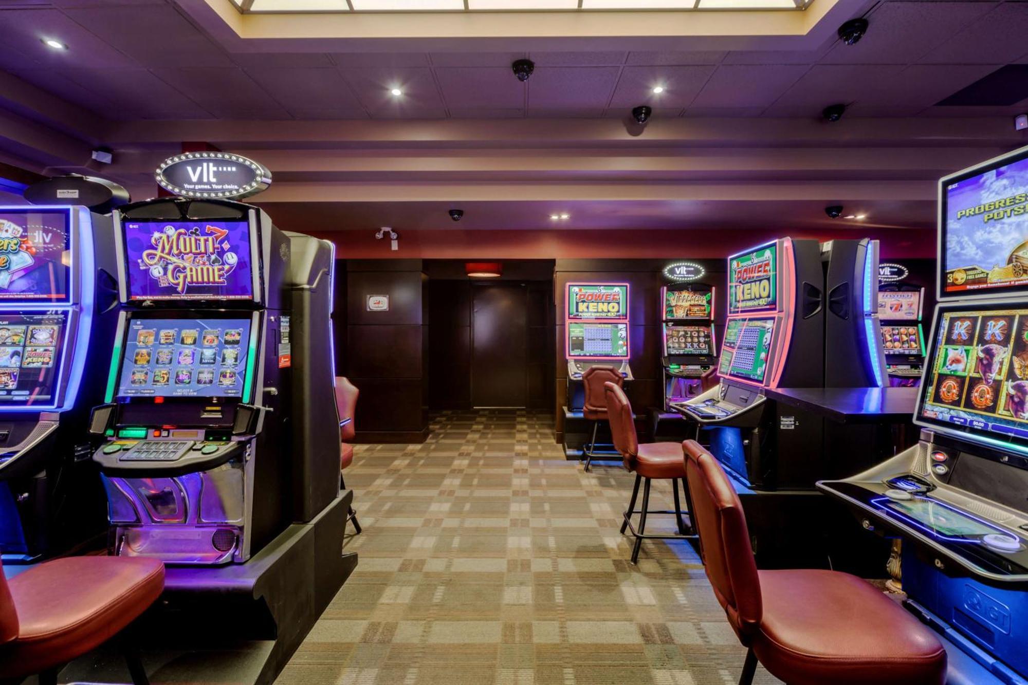 Best Western Premier Denham Inn & Suites Leduc Exterior foto