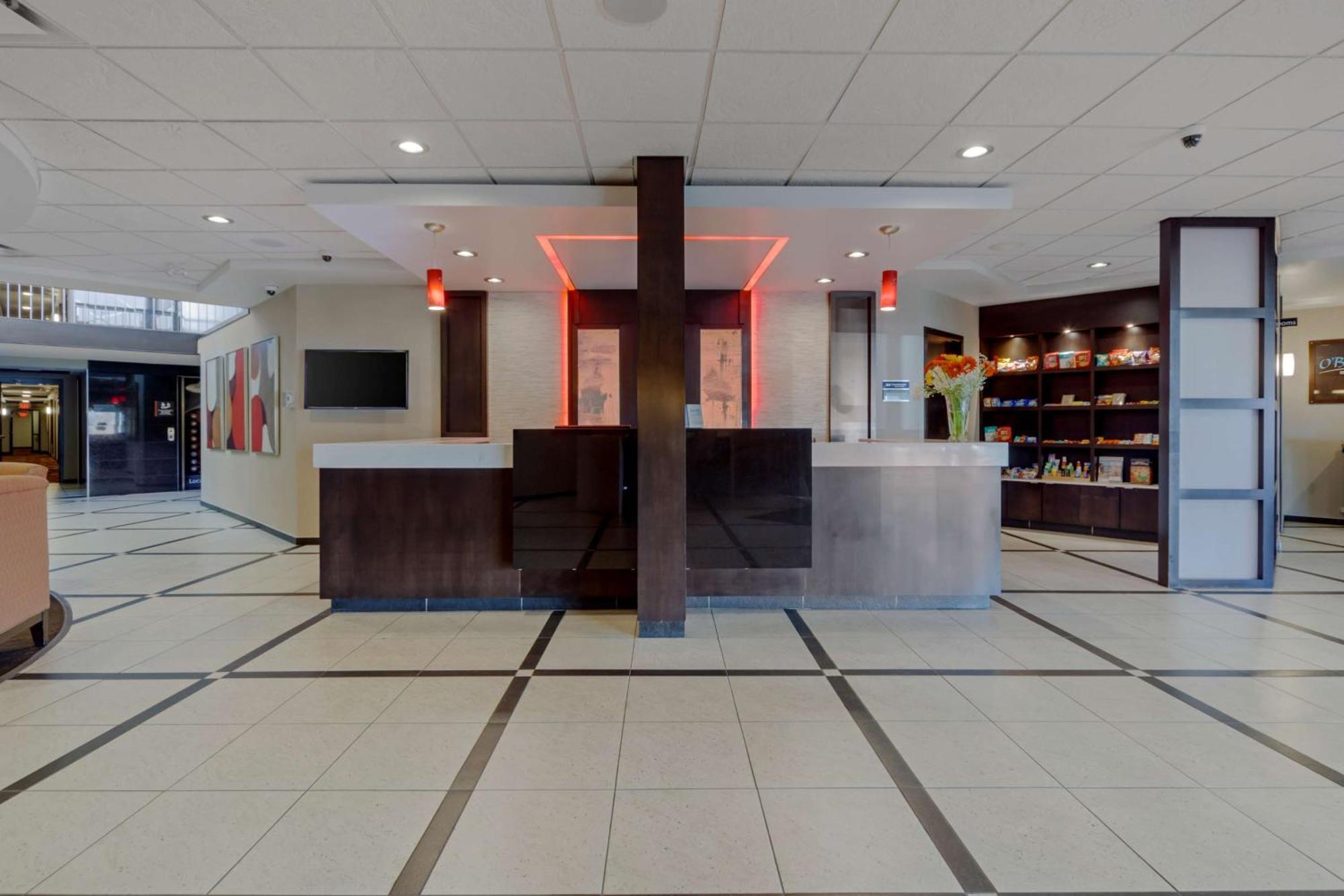 Best Western Premier Denham Inn & Suites Leduc Exterior foto