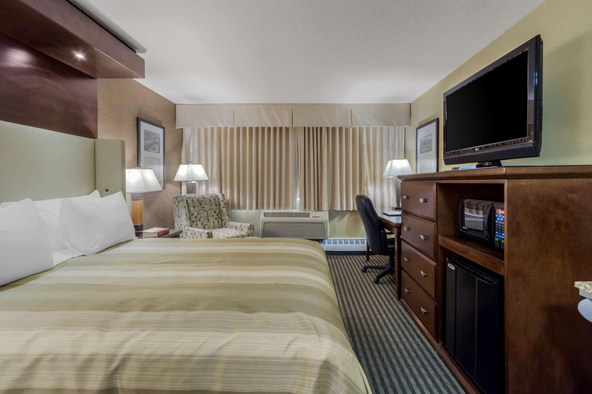 Best Western Premier Denham Inn & Suites Leduc Exterior foto