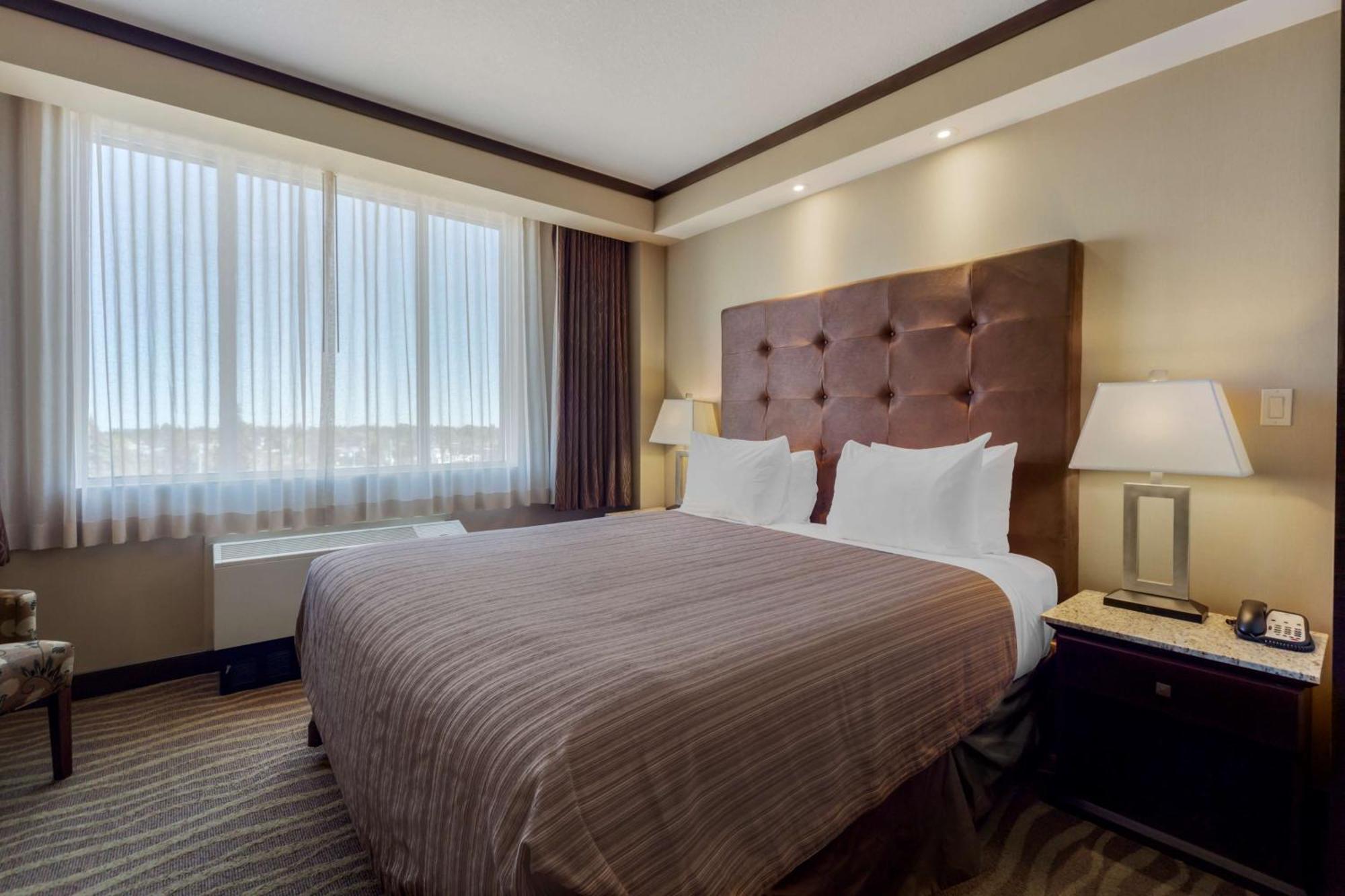 Best Western Premier Denham Inn & Suites Leduc Exterior foto