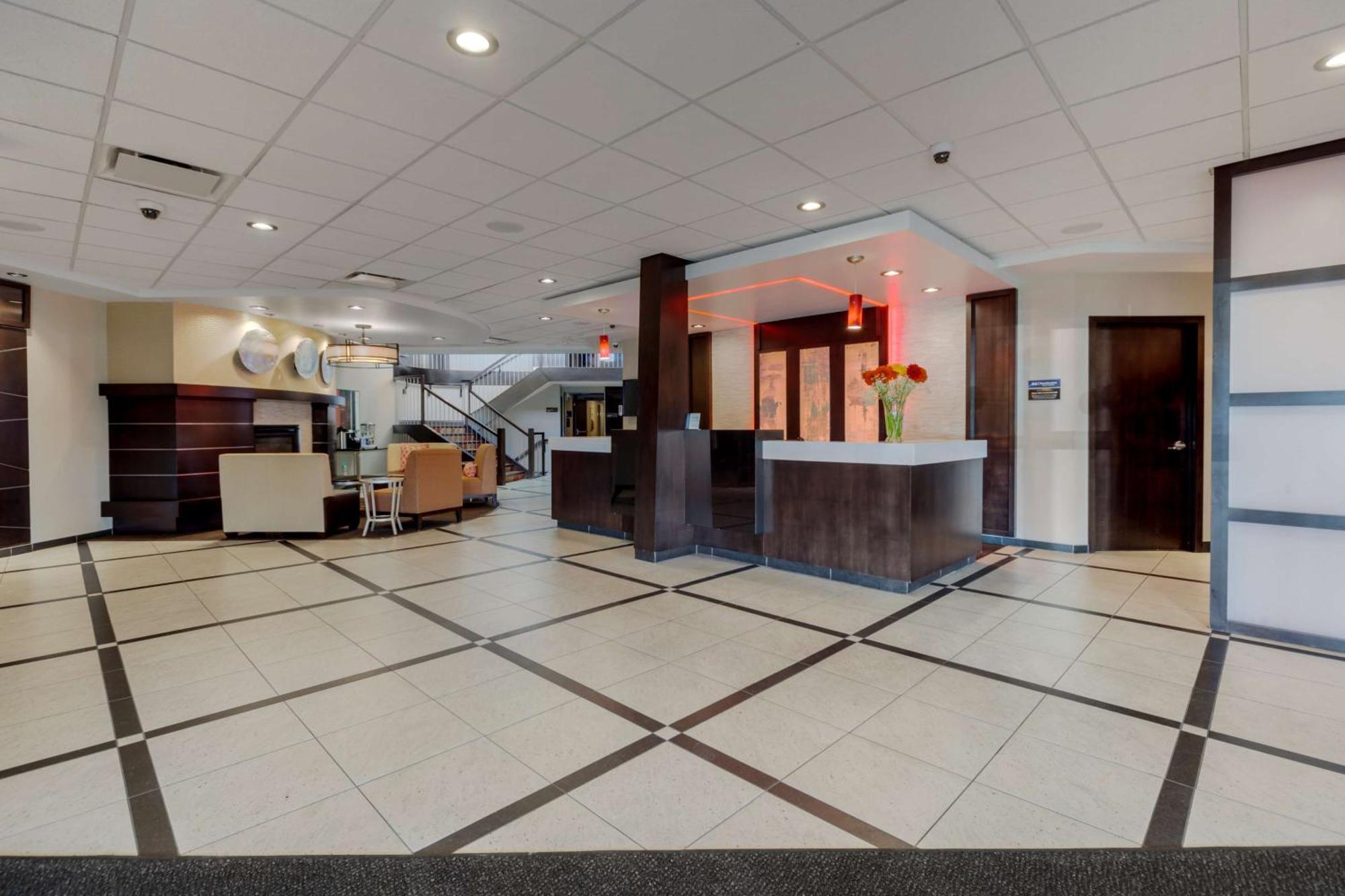 Best Western Premier Denham Inn & Suites Leduc Exterior foto