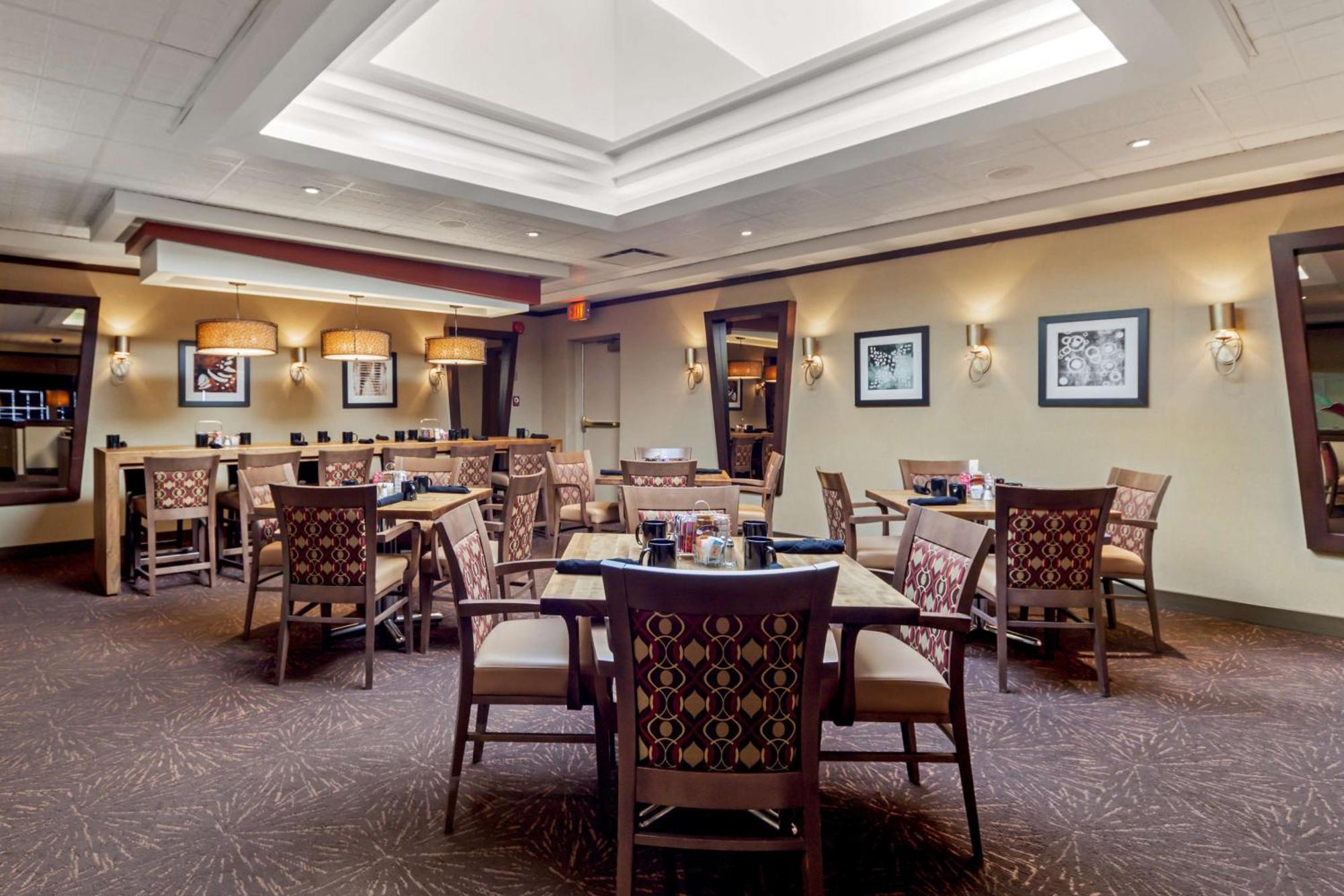 Best Western Premier Denham Inn & Suites Leduc Exterior foto
