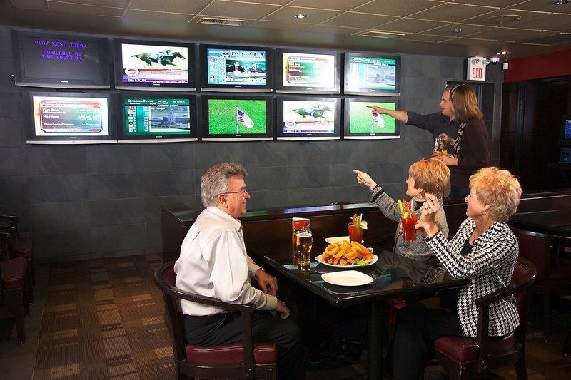 Best Western Premier Denham Inn & Suites Leduc Restaurante foto