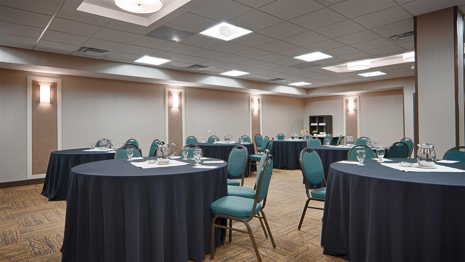 Best Western Premier Denham Inn & Suites Leduc Exterior foto